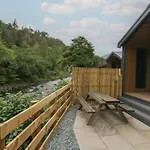 Lingy Luxury Family Pod