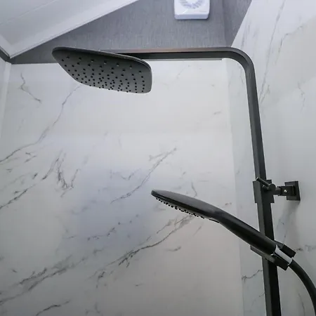 Lingy Luxury Family Pod Ferienhaus *