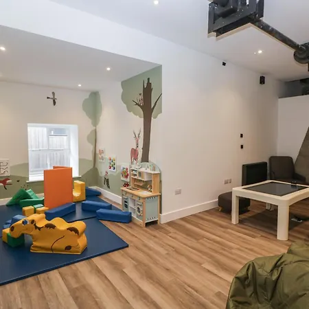 Lingy Luxury Family Pod
